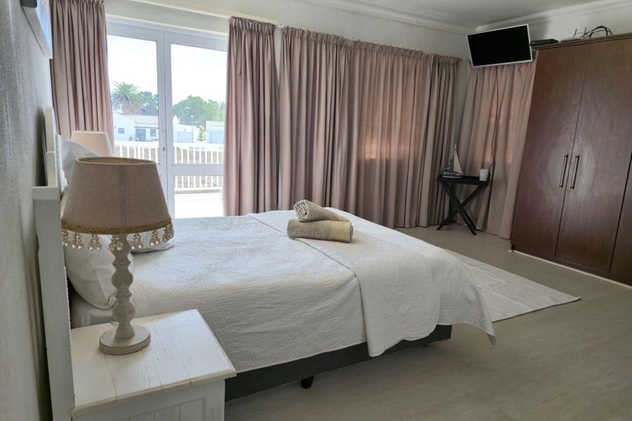 4 Bedroom Property for Sale in Sandy Point Western Cape